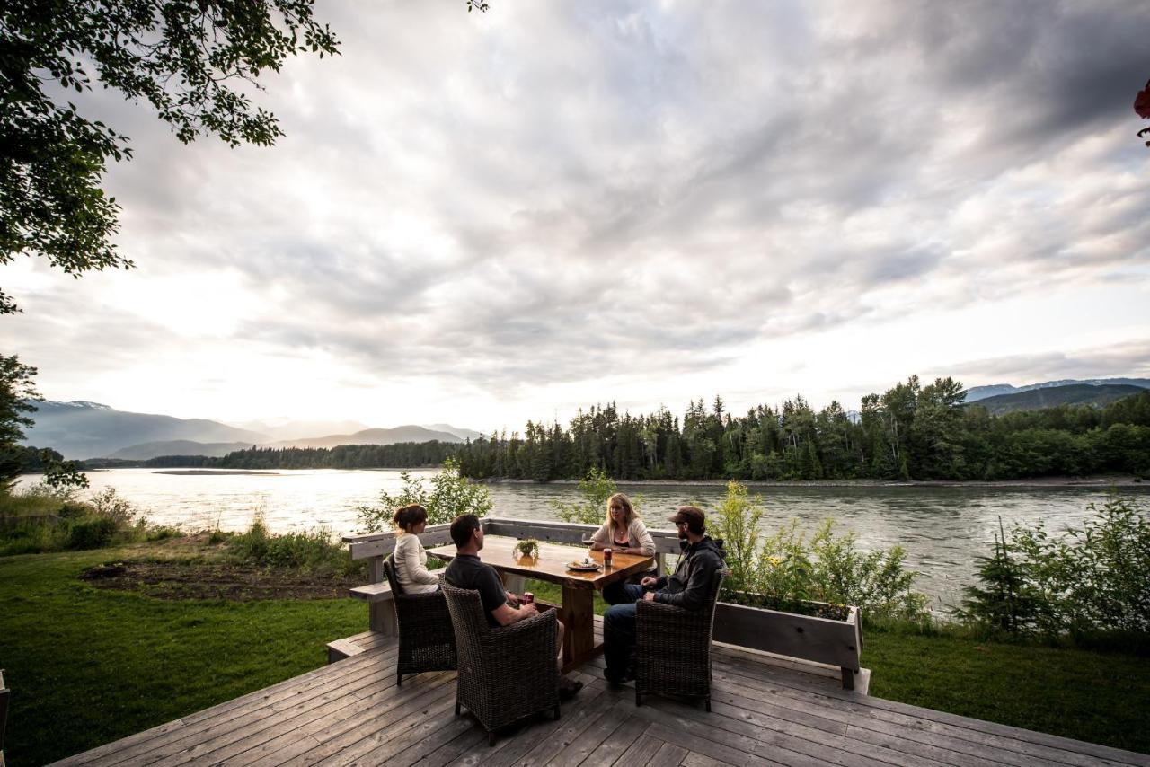 Skeena River House Bed & Breakfast Terrace Exterior foto